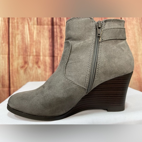 Maurices Rachel Gray faux suede wedge boho bootie boot women’s size 7 - Picture 3 of 17